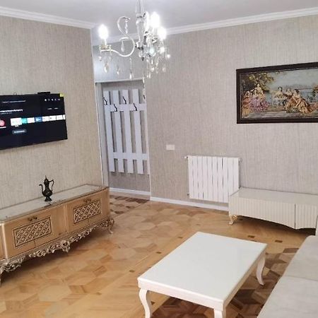 Nano'S Apartament-2 Kutaisi Bagian luar foto
