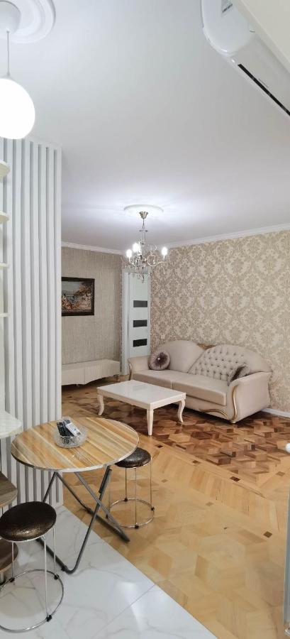 Nano'S Apartament-2 Kutaisi Bagian luar foto