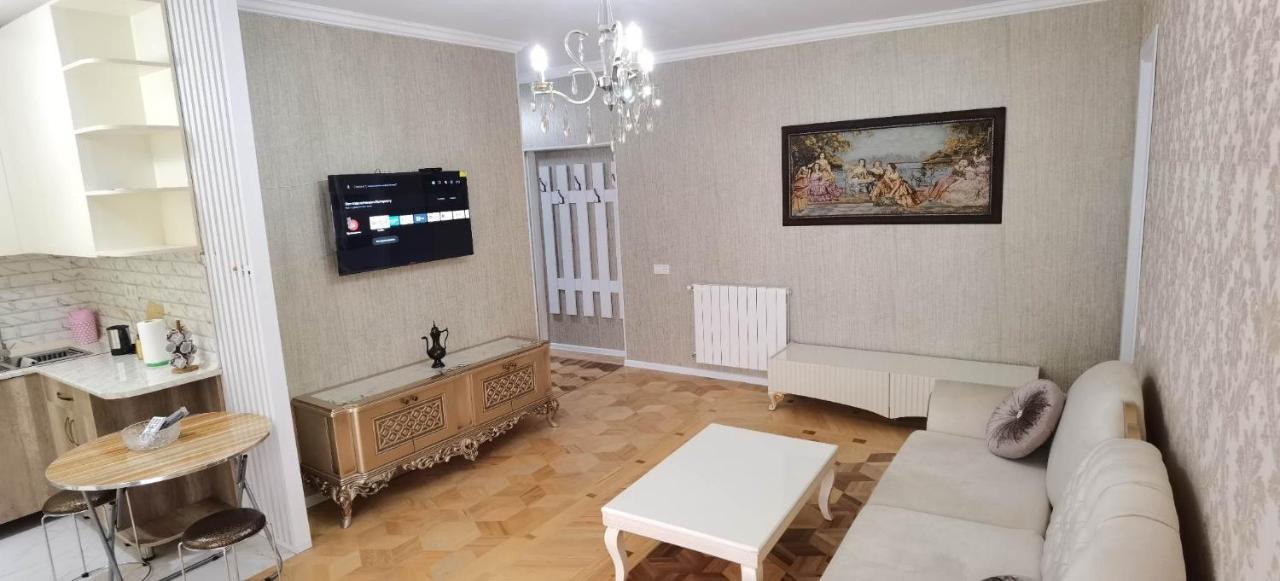 Nano'S Apartament-2 Kutaisi Bagian luar foto